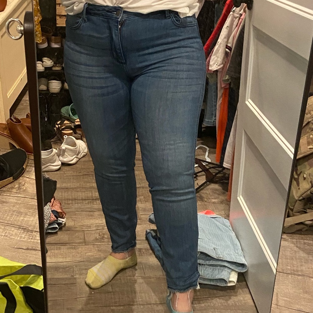 Mid wash style jeans